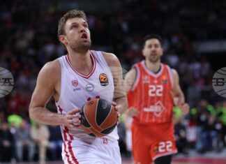 Везенков реализира 10 точки при победа на Олимпиакос в баскетболното първенство на Гърция