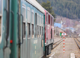 Влак е дерайлирал в междугарието Царева Ливада – Трявна, трима пътници са пострадали, съобщиха от НКЖИ Влак е дерайлирал в междугарието Царева Ливада – Трявна, трима пътници са пострадали, съобщиха от НКЖИ