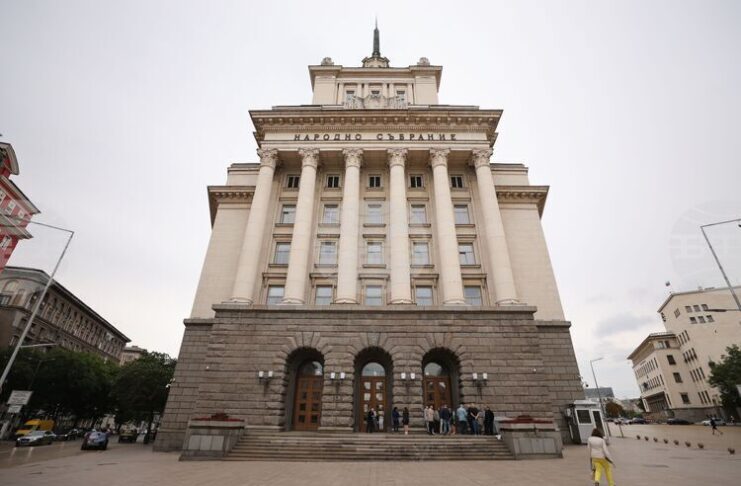 Временна организация на движението се въвежда в центъра на София в неделя заради провеждането на парламентарните избори