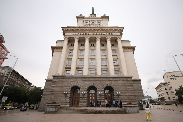 Временна организация на движението се въвежда в центъра на София в неделя заради провеждането на парламентарните избори