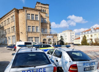 Временно движението по път II-73 Смядово – Веселиново се осъществява двупосочно, в една лента, поради катастрофа