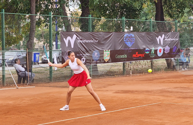 Янева и Енчева отпаднаха на четвъртфиналите на сингъл на турнир по тенис във Франция