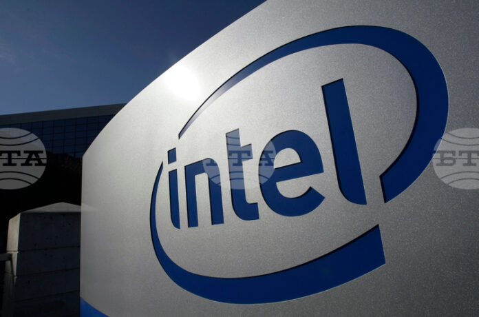 „Интел“ изненада пазарите с тримесечни резултати над очакванията, подкрепени от бума на изкуствения интелект