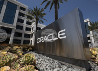 „Оракъл“ назначи Хилари Максън за финансов директор