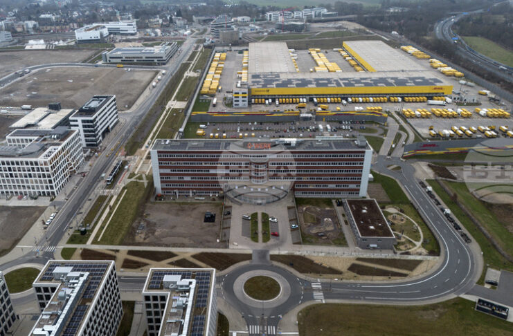 „Стелантис“ съкращава значително дейността в завода на „Опел“ в Рюселсхайм