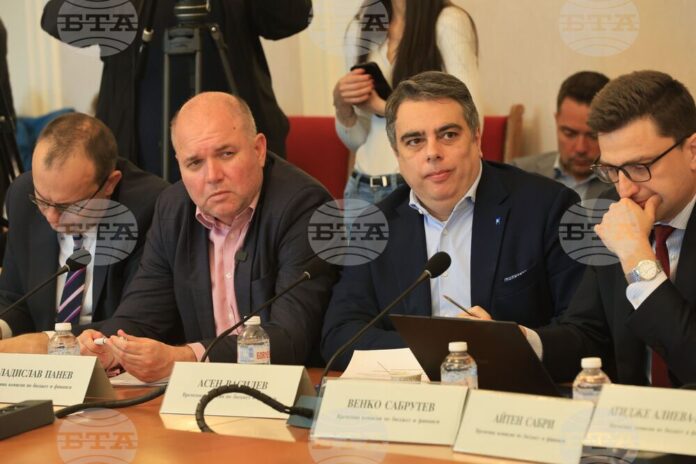 Асен Василев: Асен Василев: