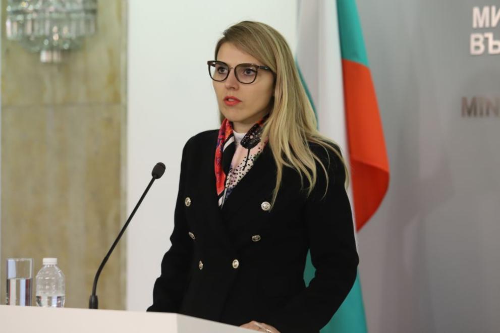 Велислава Николаева Петрова-Чамова 