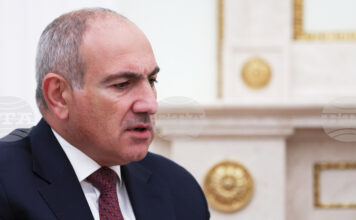 Армения гласува на ключови избори за курса между Русия и Запада Арменският премиер Пашинян