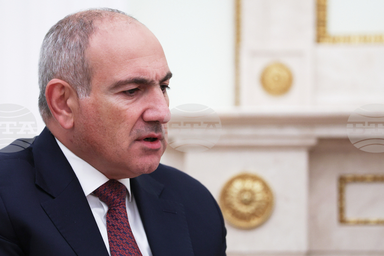 Арменският премиер Пашинян очаква украинския президент Зеленски в Ереван в понеделник, съобщи Укринформ