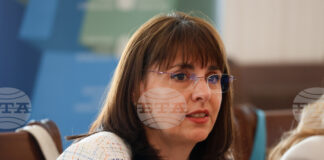 България ще трябва да започне да пести, социалните плащания и мерки са гарантирани от закона, заяви министър Наталия Ефремова