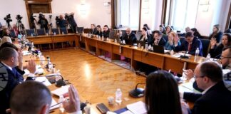 Временната комисия по приемането на Правилник за организацията и дейността на 52-рото Народно събрание