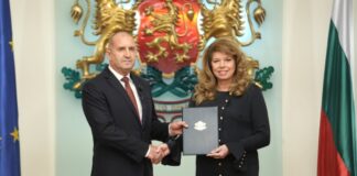 Президентът Илияна Йотова връчи първия мандат за правителство на "Прогресивна България"