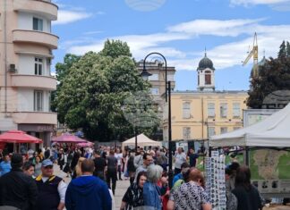 Деца от всички детски градини в Габрово се включиха в шествието „Карнавална уличка на чудесата“