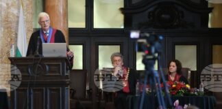 Директорът на Директората за образование към ОИСР Андреас Шлайхер бе удостоен с почетното звание "доктор хонорис кауза" на Софийския университет
