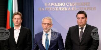 Дори Борисов и Пеевски не са се опитвали да ограничат по такъв начин правата на опозицията, както „Прогресивна България“, коментираха от ПП