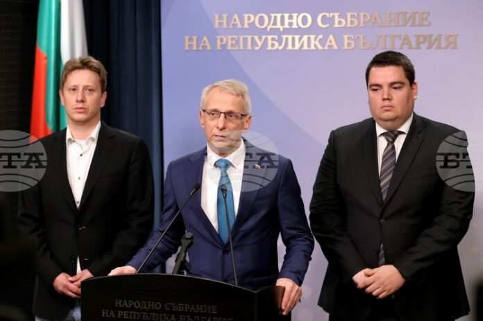 Дори Борисов и Пеевски не са се опитвали да ограничат по такъв начин правата на опозицията, както „Прогресивна България“, коментираха от ПП