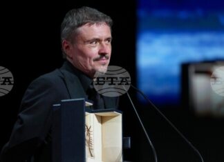 Филмът Fjord на румънския режисьор Кристиан Мунджиу бе отличен със „Златната палма“ на кинофестивала в Кан