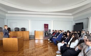 Група от 35-ма студенти по право във Великотърновския университет „Св.св. Кирил и Методий“ се запознаха с дейността на Конституционния съд