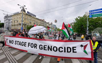 Хиляди протестираха във Виена срещу участието на Израел в Евровизия Хиляди протестираха във Виена срещу участието на Израел в Евровизия