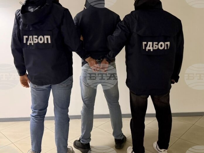Киберполицаите от ГДБОП задържаха изпращачи на фишинг съобщения от името на МВР, институции и куриерски компании