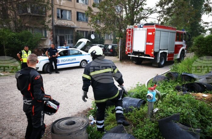 Локализиран е пожарът в склад в София, няма засегнати съседни сгради