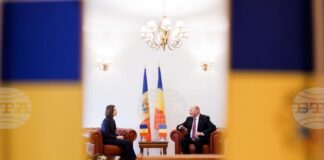 МОЛДПРЕС: Мая Санду предостави молдовско гражданство на бившия румънски президент Траян Бъсеску