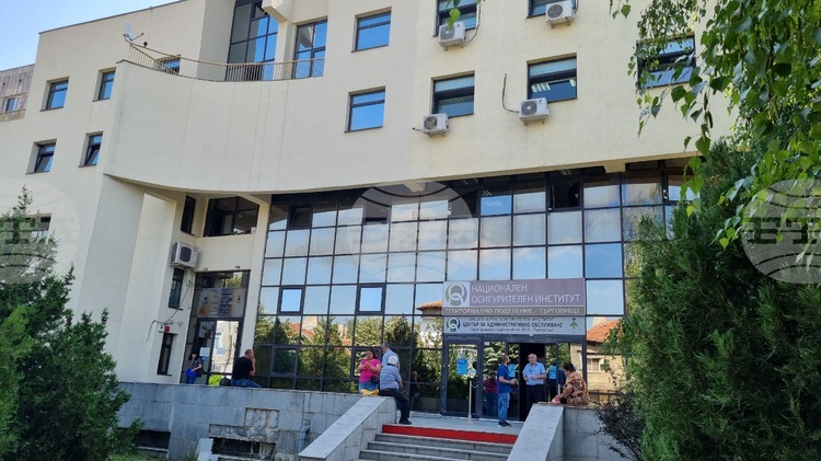 Над 10 600 граждани, дружества и еднолични търговци са подали годишни данъчни декларации в офиса на НАП в Търговище