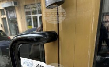 Над 1800 кг храни са под възбрана след проверки в четири обекта за търговия на дребно с храни в София във връзка с акция на МВР Над 1800 кг храни са под възбрана след проверки в четири обекта за търговия на дребно с храни в София във връзка с акция на МВР
