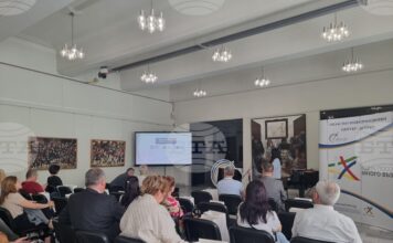 Областният информационен център в Добрич отбеляза 15 години от създаването си с партньорски диалог под мотото „Свързваме идеи с възможности“