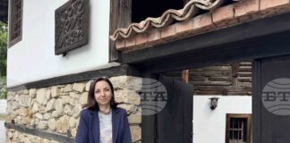 Повече от 600 творби на 12 казанлъшки творци ще бъдат показани на първия фотобазар за авторска фотография в Казанлък