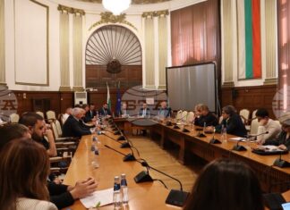 Представители от сектор „Растениевъдство“ се срещнаха със земеделския министър Пламен Абровски