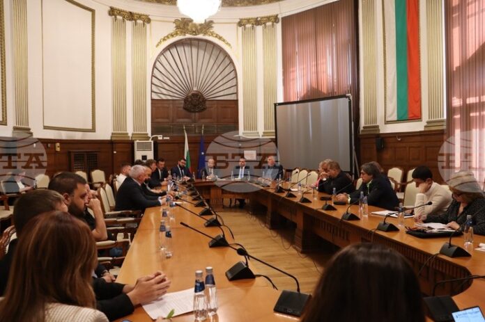 Представители от сектор „Растениевъдство“ се срещнаха със земеделския министър Пламен Абровски
