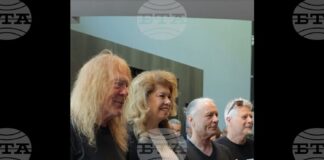 Президентът Илияна Йотова се срещна с музикантите от Iron Maiden и изрази впечатлението си, че са изключително земни хора