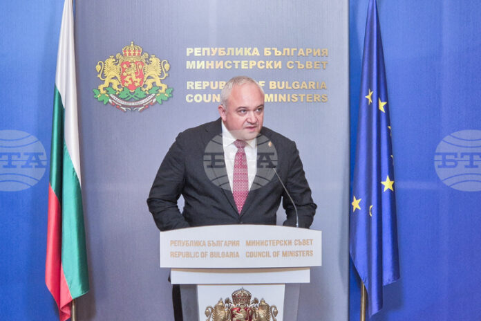 Снемането на охраната от НСО на Делян Пеевски и Бойко Борисов е направено след анализ, не е политически акт, каза министър Иван Демерджиев