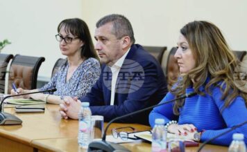Транспортният министър Георги Пеев разпореди засилен контрол върху водните атракциони през летния сезон