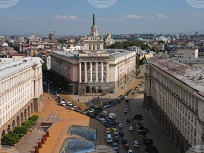 Указ на президента, с който се предлага на 52-рото Народно събрание да избере Румен Радев за премиер, ще бъде обнародван утре в "Държавен вестник"
