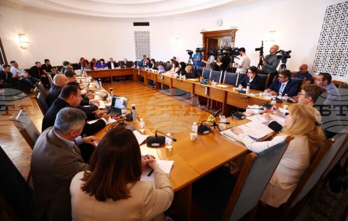 Временната правна комисия прие на второ четене законопроект за създаване на Комисия за противодействие на корупцията