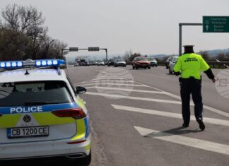 Временно движението по магистрала "Хемус“ при 9-и км в посока Варна се осъществява в изпреварващата лента