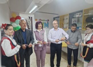 За младите изследователи от Първо ОУ „Христо Ботев“ в Търговище е открит новоизграден STEM център