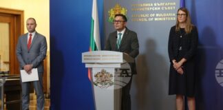 Александър Пулев на брифинг в Министерския съвет.