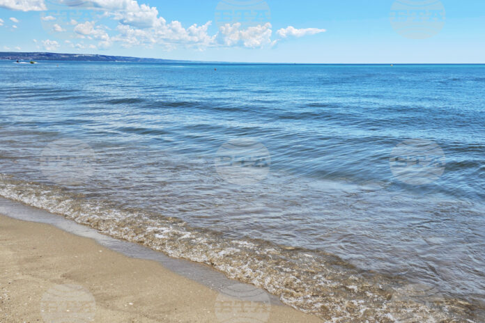 море