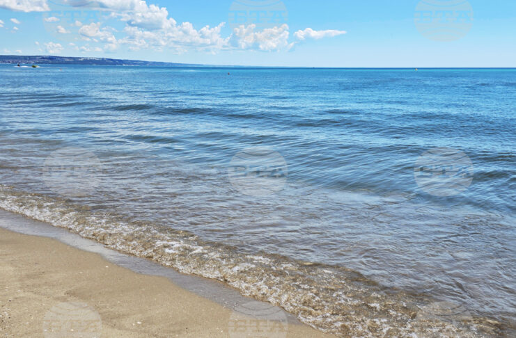 море