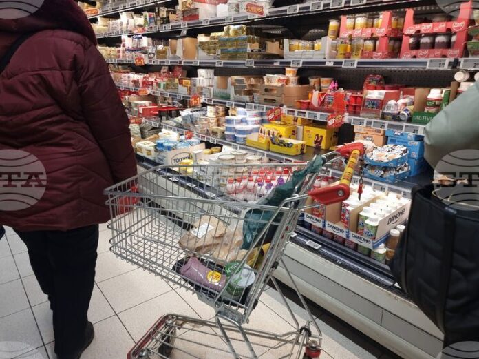 България е втора в ЕС по годишен ръст на продажбите на дребно през април, отчита Евростат