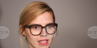 България не подкрепя налагането на символни санкции, свързани с руския патриарх Кирил, каза външният министър Велислава Чамова