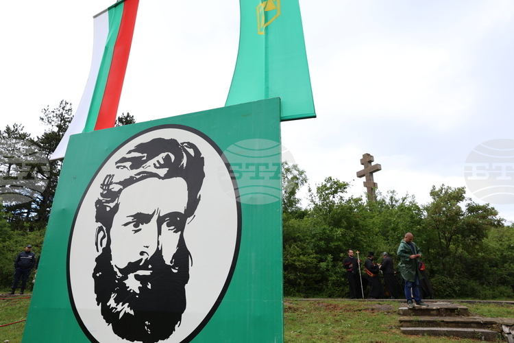 Днес си спомняме за Христо Ботев и загиналите в името на свободата на България, заявиха от "Продължаваме промяната"