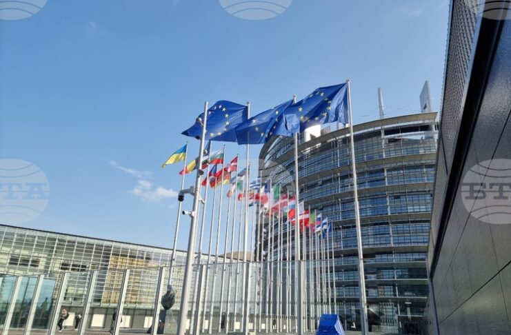 Европейският парламент ще премине от търсачката на „Гугъл“ към френската платформа „Куант“ на фона на усилията за технологичен суверенитет