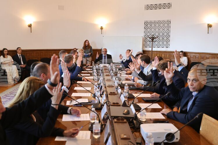 Икономическата комисия в НС определи състава на Подкомисията за наблюдение на дейността в областта на защитата на потребителите и ограничаването на монополите