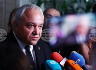 Има данни за действия от посланика на Украйна след издадената принудителна административна мярка на Олег Невзоров, доколкото знам, е подадена нота, каза Иван Демерджиев