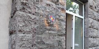 Избирателната активност на парламентарните избори в Армения към 17:00 часа достигна 48,92%,