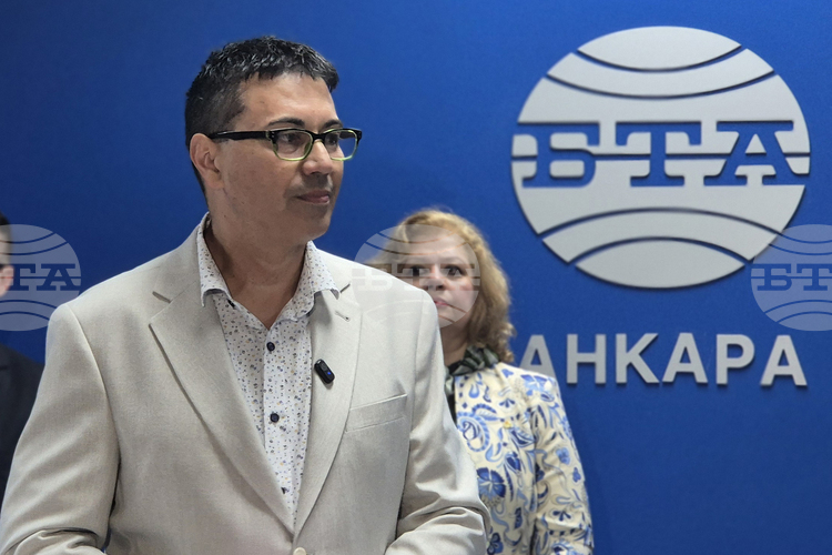 Изданието на БТА „БГ СПА“ е изключително сериозен труд, заяви Красимир Мартинов от БНР на представянето на каталога на турски език в Анкара